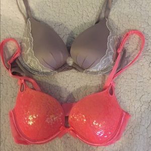 Lot of 2 -Victoria’s Secret Plunge 32B padded bras